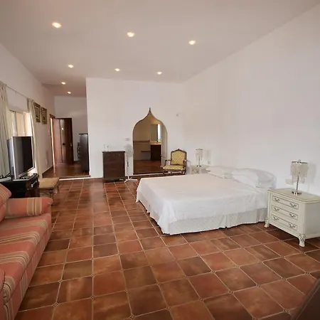 Casa Rural Finca Los Arcos Bed and breakfast