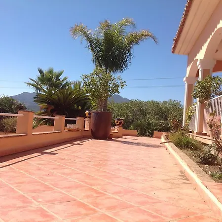 Casa Rural Finca Los Arcos Bed and breakfast